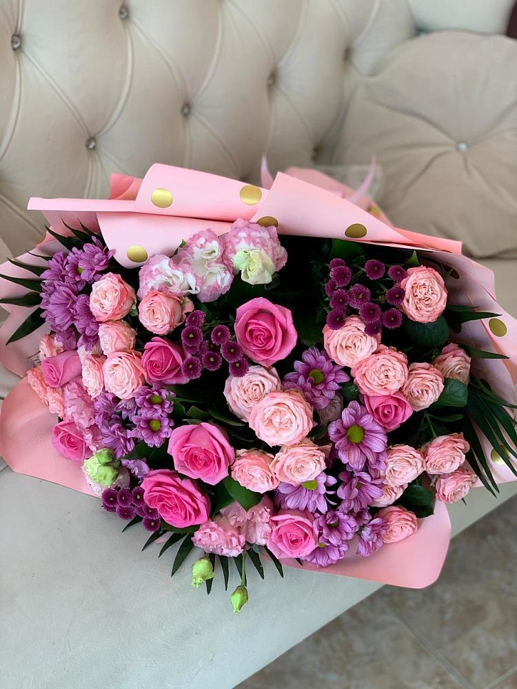 Букет цветов из: Хризантемы, Розы и Лизиантусы в Донино