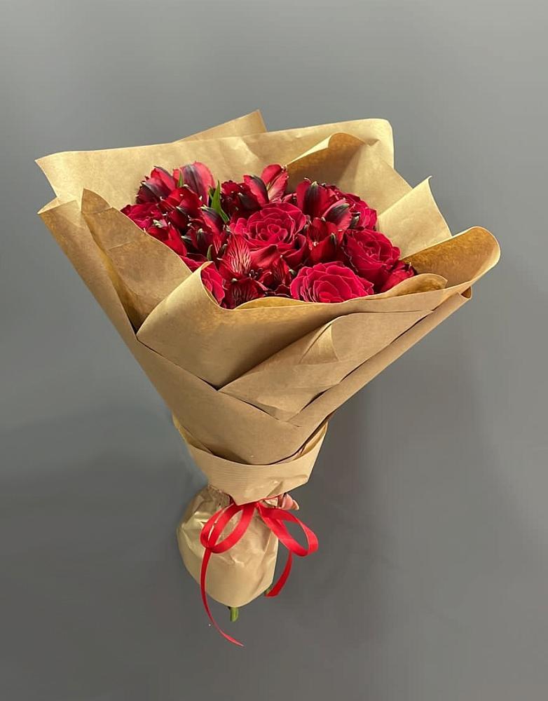 Букет цветов из: Альстромерии и Розы в Донино