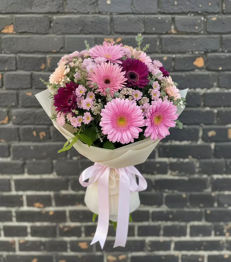 Букет цветов из: Герберы и Хризантемы в Донино