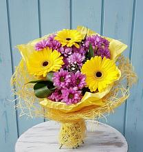 Букет цветов из:  Хризантемы и Герберы в Донино