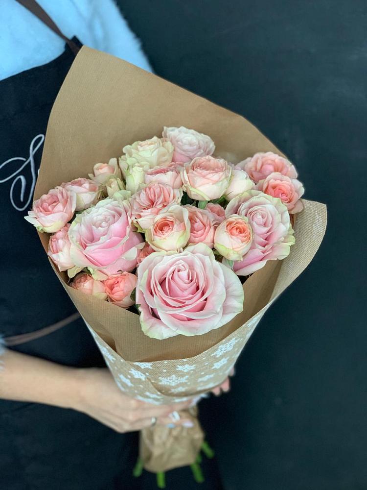 Букет цветов из: Хризантемы и Розы в Донино