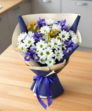 Букет цветов из:  Розы, Ирисы и Хризантемы в Донино