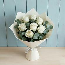 Букет Белые розы в Эвкалипте в Донино