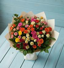 Букет Микс из разноцветных кустовых роз в Донино
